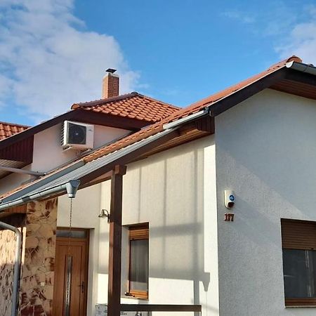 Laszlo Nyaralohaz Balatonfenyves Exterior photo