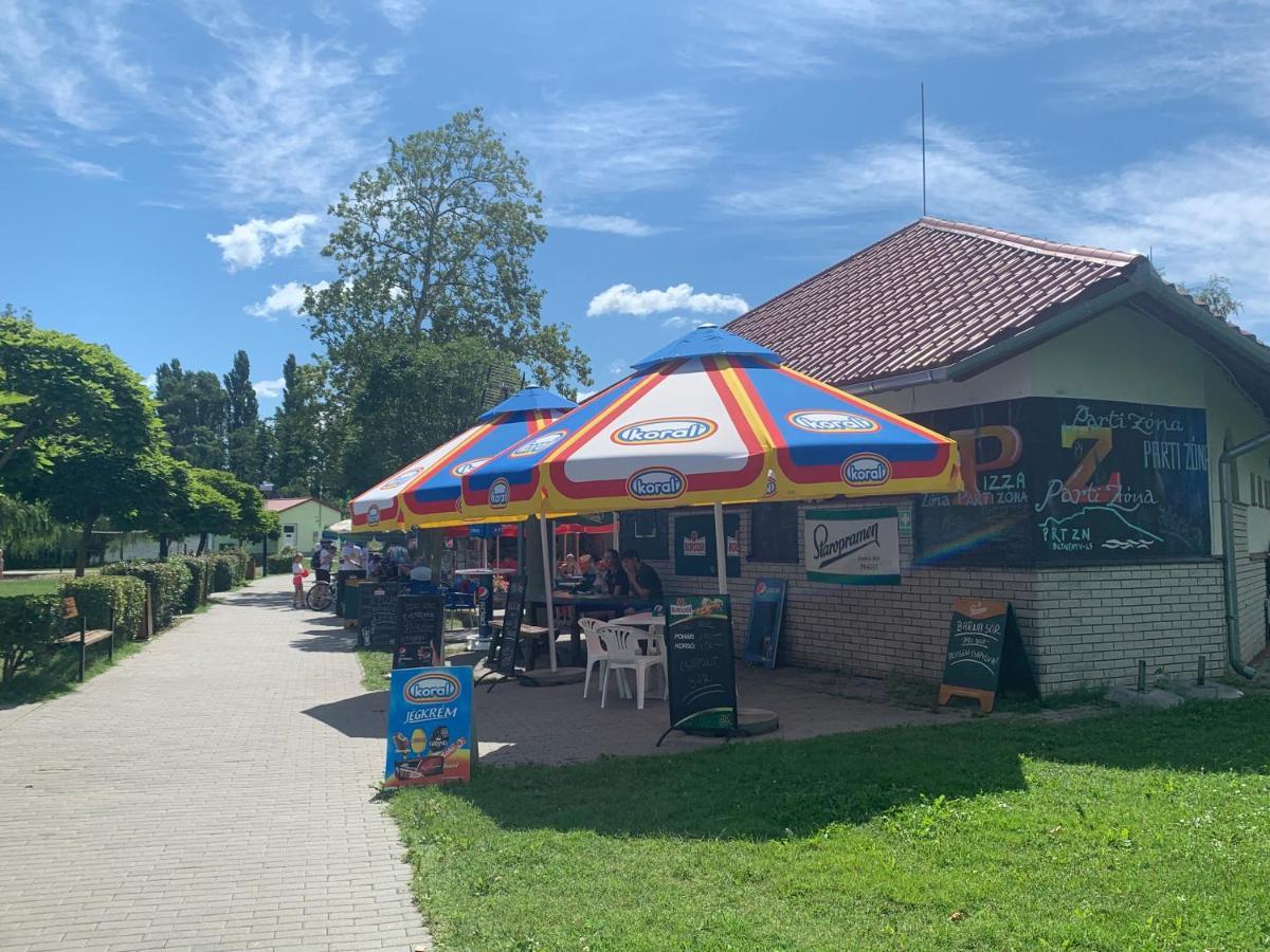 Laszlo Nyaralohaz Balatonfenyves Exterior photo